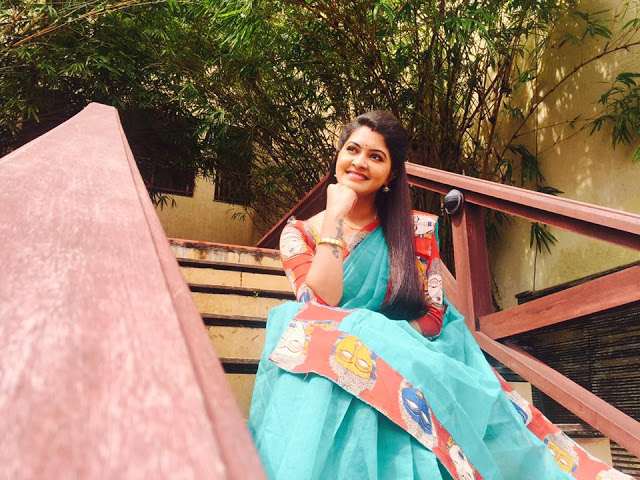 TV Actress Rachitha Mahalakshmi Photo Shoot In Blue Saree 9